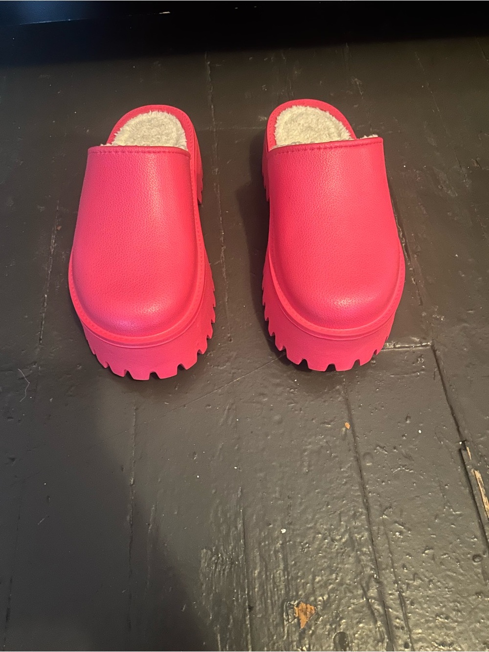 Slip-On Clogs with Fuzzy Lining